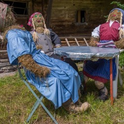 Bauernherbst Figuren beim Ullmangut in Bad Gastein