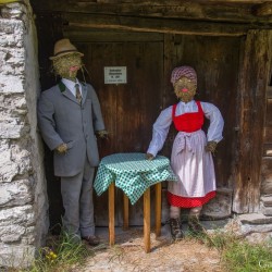Bauernherbst Figuren beim Ullmangut in Bad Gastein