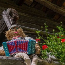 Bauernherbst Figuren beim Ullmangut in Bad Gastein