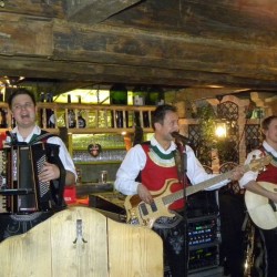 Die Jungen Zillertaler in der Wengeralm Dorfgastein