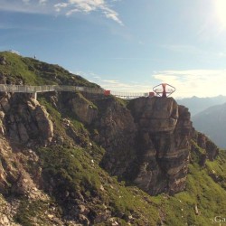 Felsenweg mit Aussichtsturm