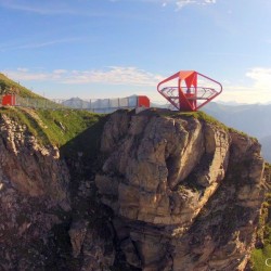 Hängebrücke am Felsenweg mit Aussichtsturm