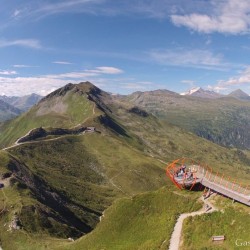 Felsenweg und Glocknerblick