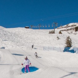 Skipiste mit Elemente Schnecke, Brücke und Tunnel