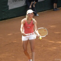 Hlavackova (CZE) / Hradecka (CZE) vs. Kloesel (GER) / Tvaroskova (SVK)