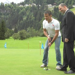 Patrick Reiter versucht sich am Green