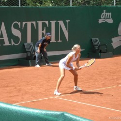 Stephanie Hirsch (AUT) vs. Andrea Hlavackova (CZE)