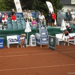 Andrea Hlavackova (CZE) vs. Sharon Fichman (CAN)