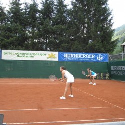 Tatjana Malek (GER) / Andrea Petkovic (GER) vs. Ipek Senoglu (TUR) / Yaroslava Shvedova (KAZ)