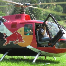 Yvonne Meusburger im Red Bull Helicopter
