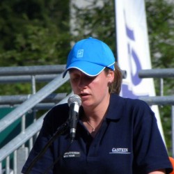 Yvonne Meusburger (AUT) vs. Anabel Medina Garrigues (ESP)