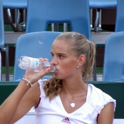 Alize Cornet (FRA) vs. Arantxa Rus (NED)