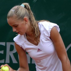 Alize Cornet (FRA) vs. Arantxa Rus (NED)
