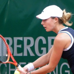 Alize Cornet (FRA) vs. Arantxa Rus (NED)