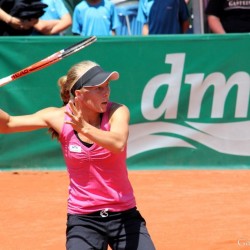 Johanna LARSSON (SWE) vs. Jarmila GAJDOSOVA (AUS)