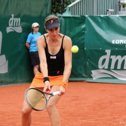 Yvonne MEUSBURGER (AUT) vs. Maria MARTINEZ SANCHEZ (ESP)