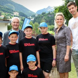 Gerhard Steinbauer, Alexandra Meissnitzer, Joachim Puchner und Ballkinder   Foto: GEPA pictures