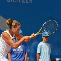 Karin Knapp (ITA) vs. Annika Beck (GER)  Foto: Gerhard Michel