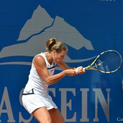 Karin Knapp (ITA) vs. Annika Beck (GER)  Foto: Gerhard Michel