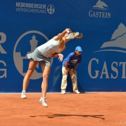 Karin Knapp (ITA) vs. Annika Beck (GER)  Foto: Gerhard Michel