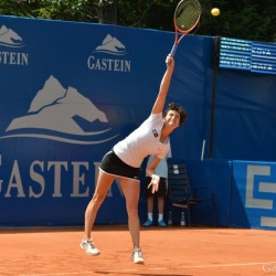 Andrea Hlavackova (CZE) vs. Yvonne Meusburger (AUT)   Foto: Gerhard Michel