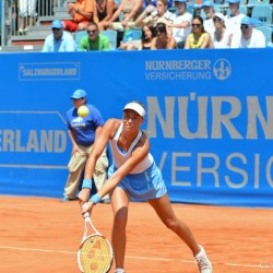 Andrea Hlavackova (CZE) vs. Yvonne Meusburger (AUT)   Foto: Gerhard Michel