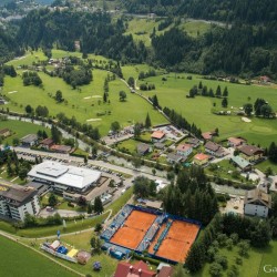 Hotel Europäischer Hof in Bad Gastein mit Tennisanlage und Golfplatz