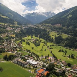 Hotel Europäischer Hof in Bad Gastein mit Tennisanlage und Golfplatz