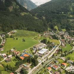 Hotel Europäischer Hof in Bad Gastein mit Tennisanlage und Golfplatz