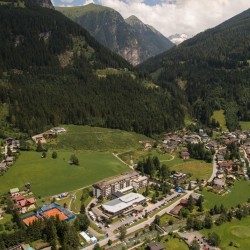 Hotel Europäischer Hof in Bad Gastein mit Tennisanlage und Golfplatz