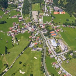 Hotel Europäischer Hof in Bad Gastein mit Tennisanlage und Golfplatz