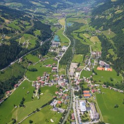 Hotel Europäischer Hof in Bad Gastein mit Tennisanlage und Golfplatz