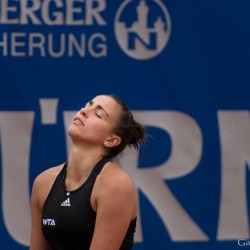 Paula Ormaechea (ARG) vs. Sara Errani (ITA)