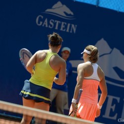 Lara ARRUABARRENA (ESP) / Lucie HRADECKA (CZE) vs. Danka KOVINIC (MNE) / Stephanie VOGT (LIE)