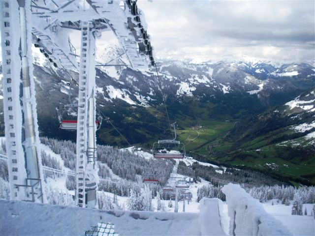 <Blick von der Bergstation des GipfelXpress Fulseck Dorfgastein