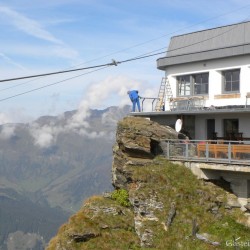 Vorbereitungsarbeiten an der Terasse für die Hängebrücke