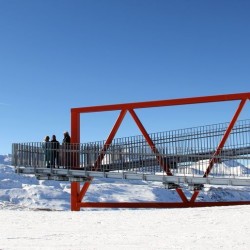 Aufgang Terrasse und Hängebrücke