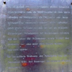 Gedenkstein zur Lawinenkatastrophe 1951