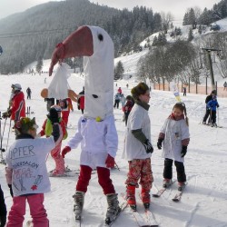 Storch mit Frisiersalon Megalocke