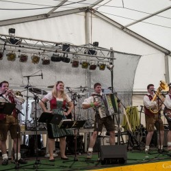 Bergwelt Schwung im Festzelt Badbruck