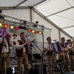 Heimatland Quintett im Festzelt Badbruck