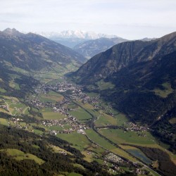 Rechts unten der Badesee. Blickrichtung Norden.