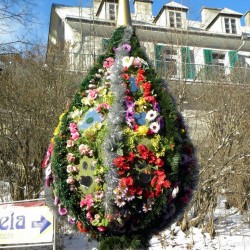 Prächtige Perchtenkappe