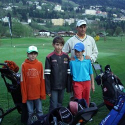 Golfprofi Marcel Engelhardt mit Gasteiner Golf-Nachwuchs
