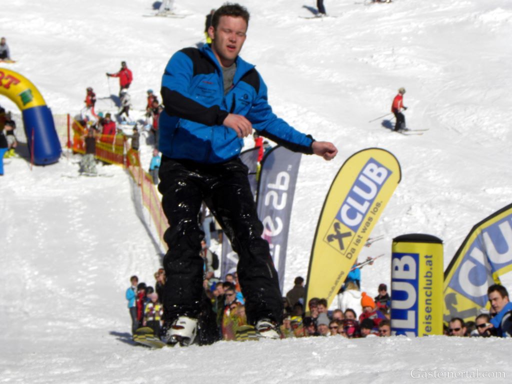 <SnowXcross Dorfgastein: waterslide contest