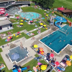 Herrlicher Sommertag im Dorfgasteiner Schwimmbad