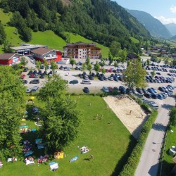 Herrlicher Sommertag im Dorfgasteiner Schwimmbad