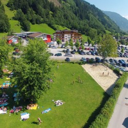 Herrlicher Sommertag im Dorfgasteiner Schwimmbad