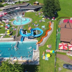 Herrlicher Sommertag im Dorfgasteiner Schwimmbad